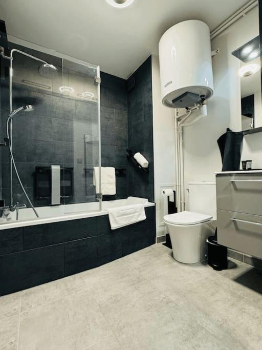 Le Poete - Confort - Parking Prive - Wifi Apartment *