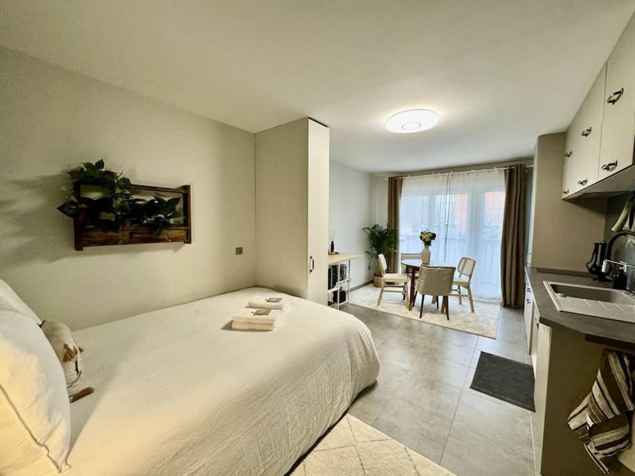 Le Poete - Confort - Parking Prive - Wifi Apartment