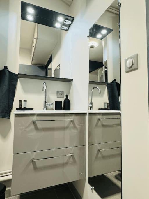 Le Poete - Confort - Parking Prive - Wifi Apartment